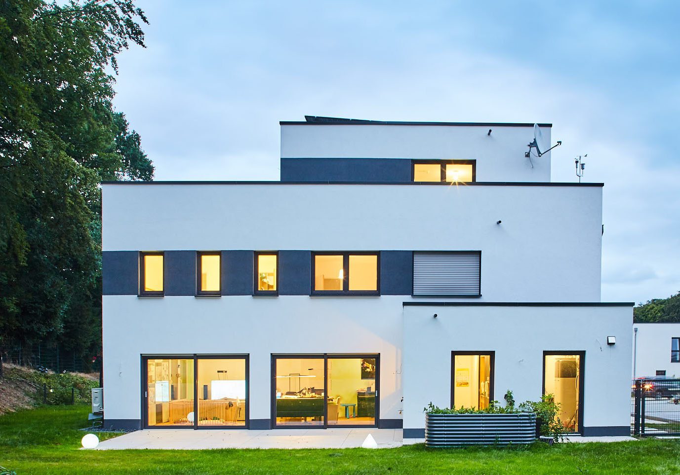 hausbeispiel_bauhaus-mit-staffelgeschoss